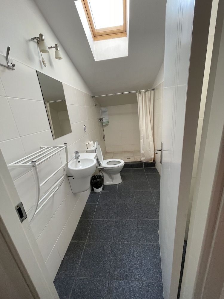 Piata Uniri Cozy Inn Twin Room 8