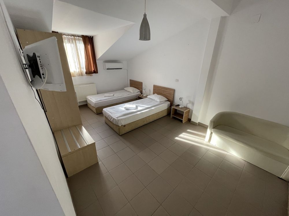 Piata Uniri Cozy Inn Twin Room