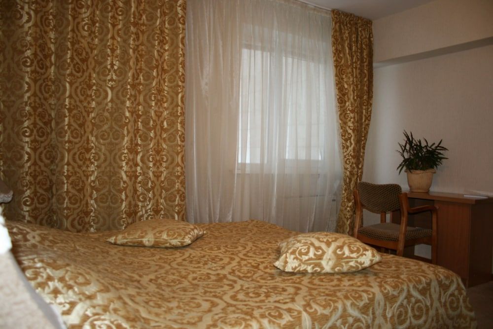 undefined Dacia Hotel 7