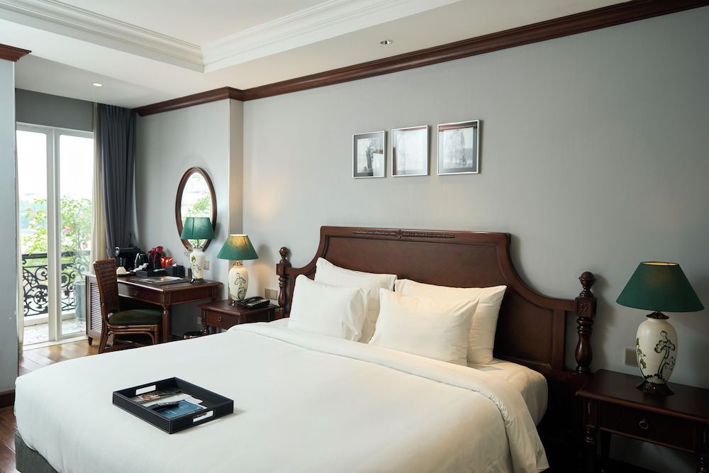 Junior Suite Lake View Room