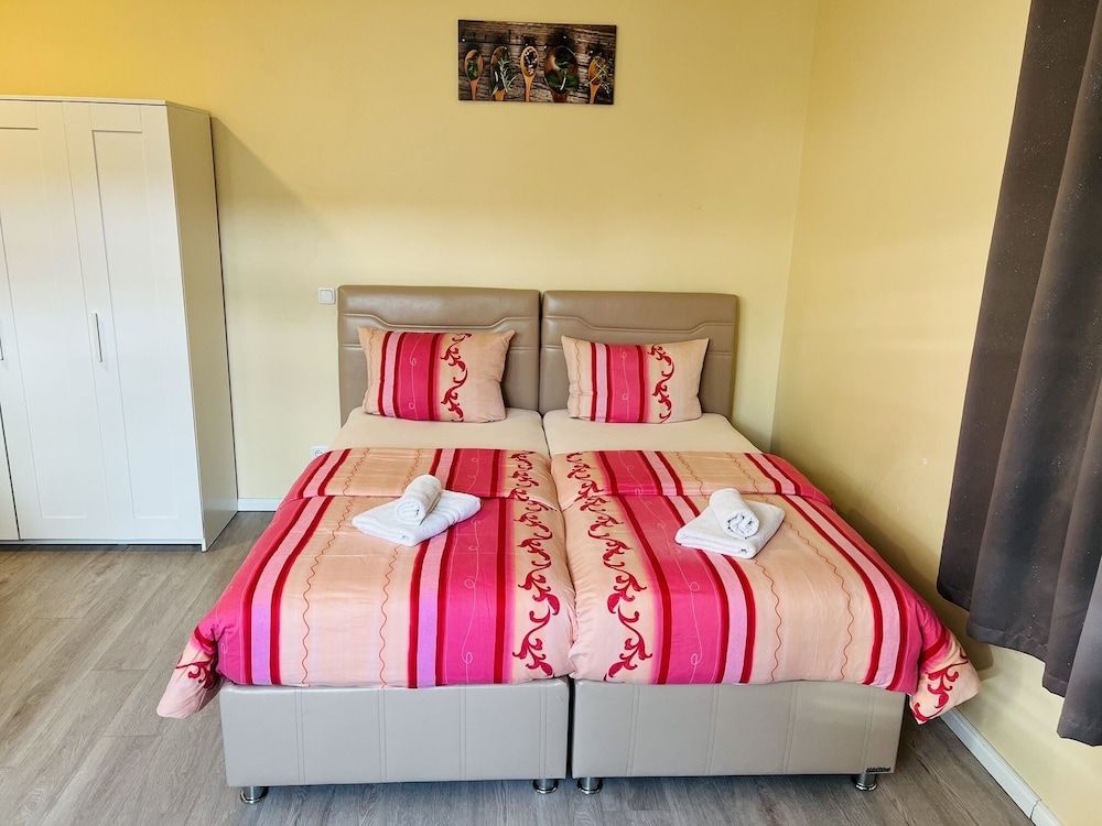 undefined M&M Hotel – Harburg 5