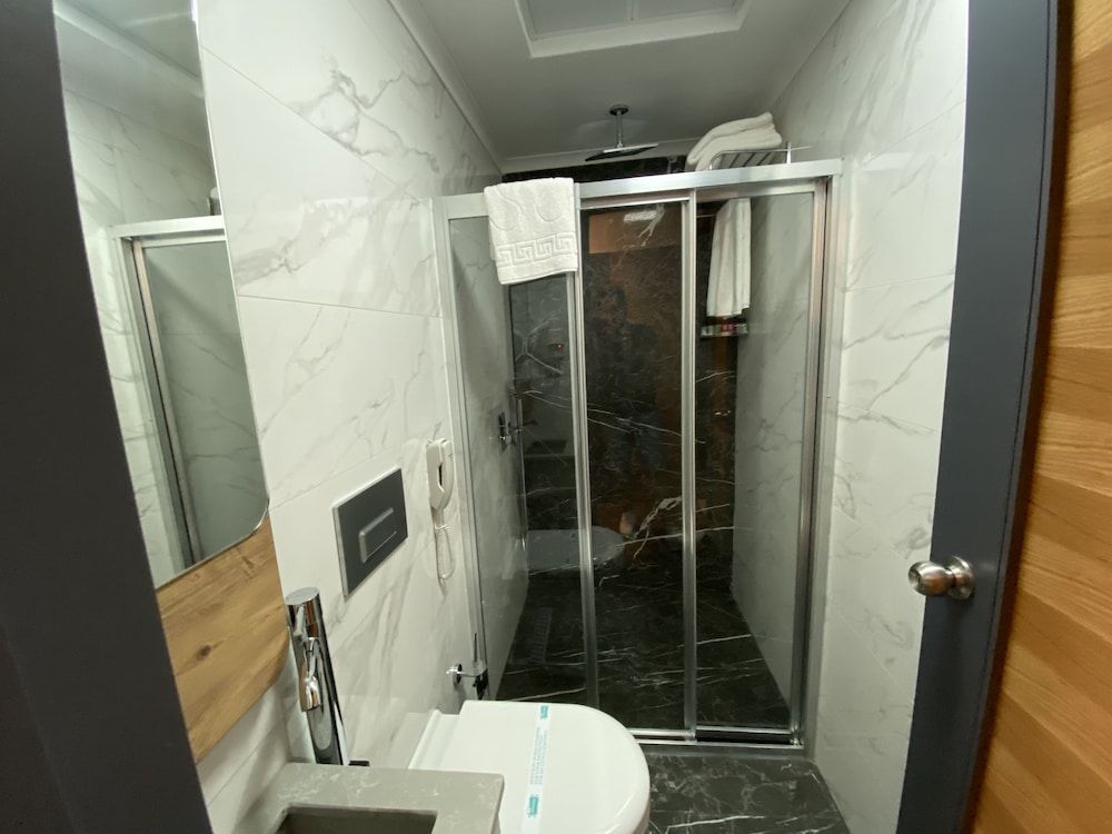 Miyas Luxury Hotel Standard Room, 2 Twin Beds 4