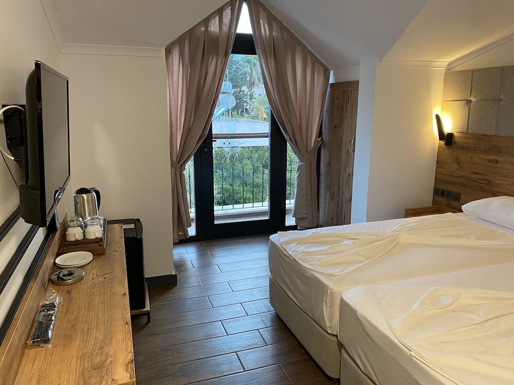 Miyas Luxury Hotel Standard Room, 2 Twin Beds 2