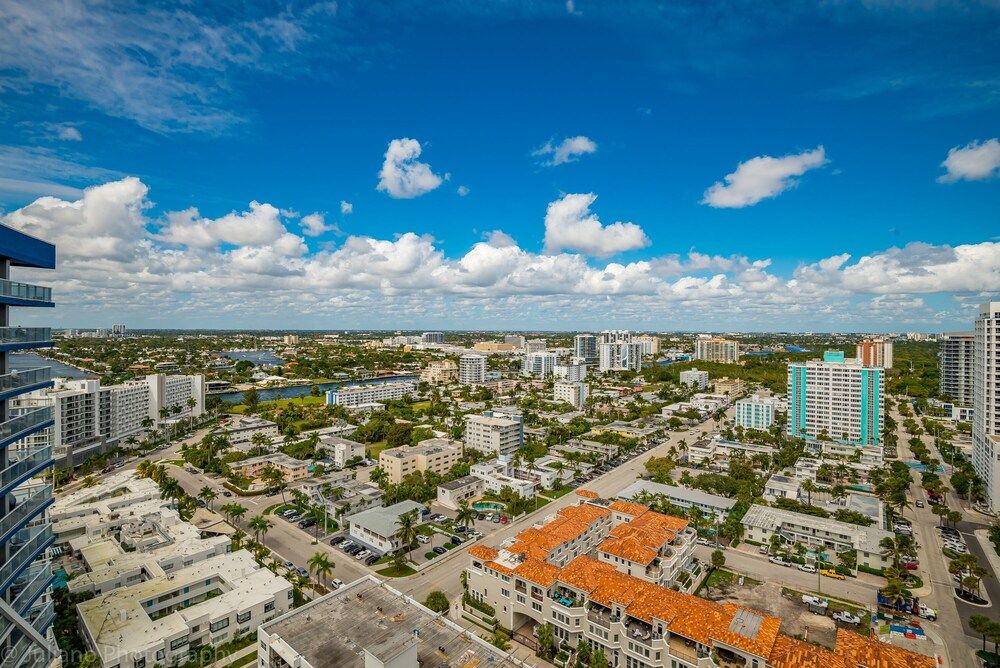 W Residences Luxury Suites Across from Fort Lauderdale Beach Luxury Suite, 2 Bedrooms, Kitchen, Partial Ocean View 11