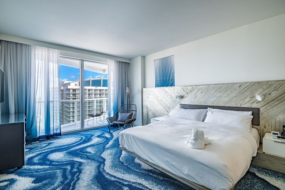W Residences Luxury Suites Across from Fort Lauderdale Beach Luxury Suite, 2 Bedrooms, Kitchen, Partial Ocean View 6