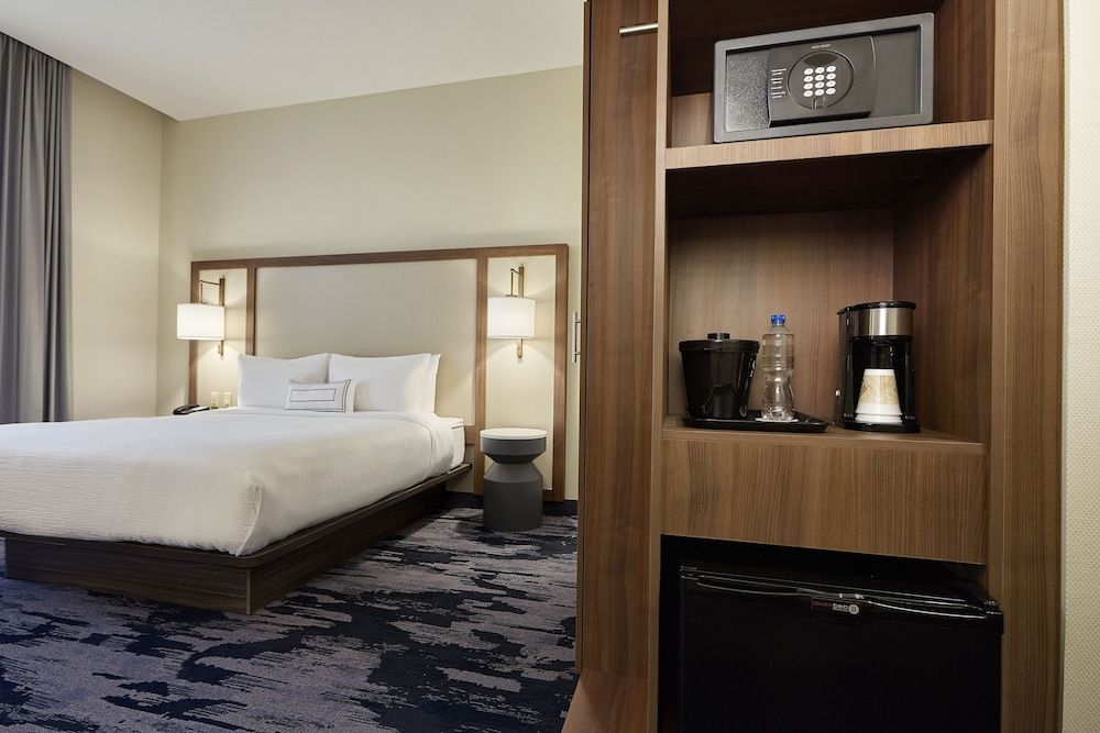 Room, 1 King Bed, Non Smoking, City View