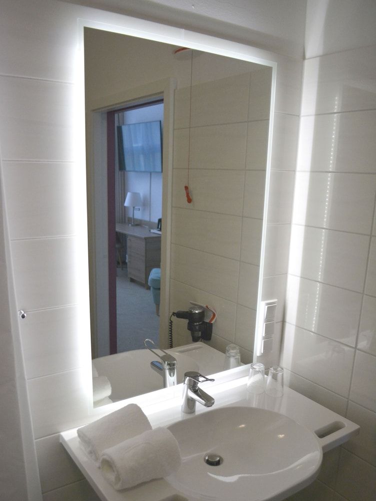 Hotel Vita Berlin Standard Double Room, 1 Queen Bed, Non Smoking, Private Bathroom 4