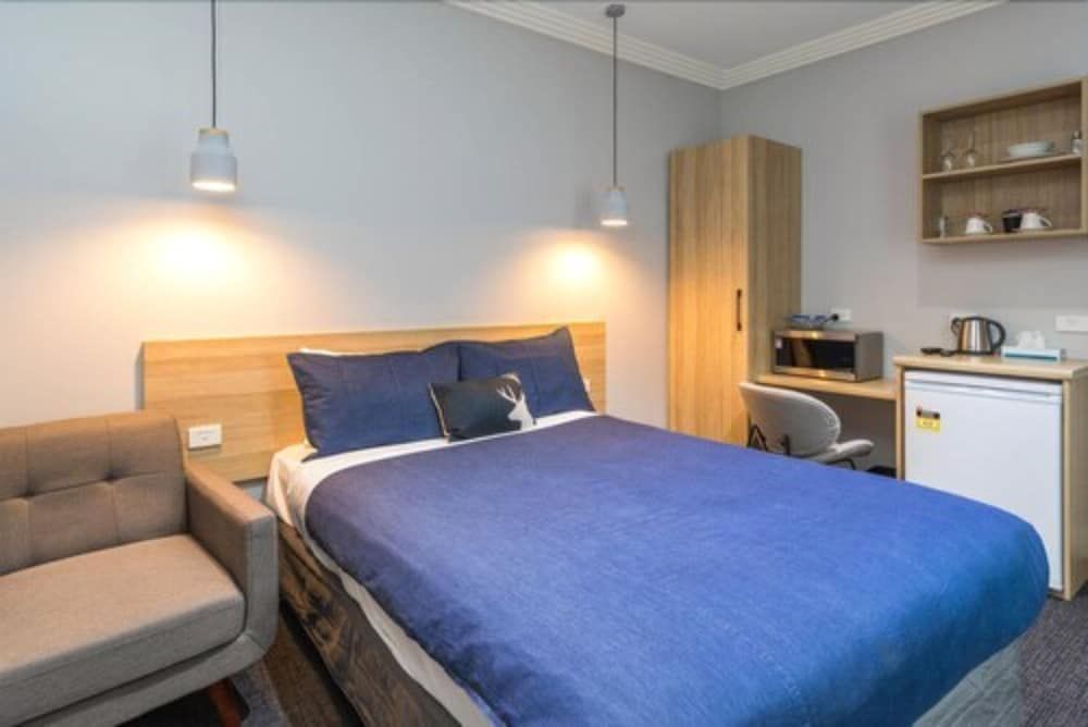 The Manhattan Superior Queen Room 2