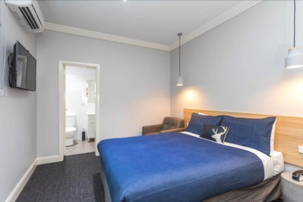 The Manhattan Superior Queen Room