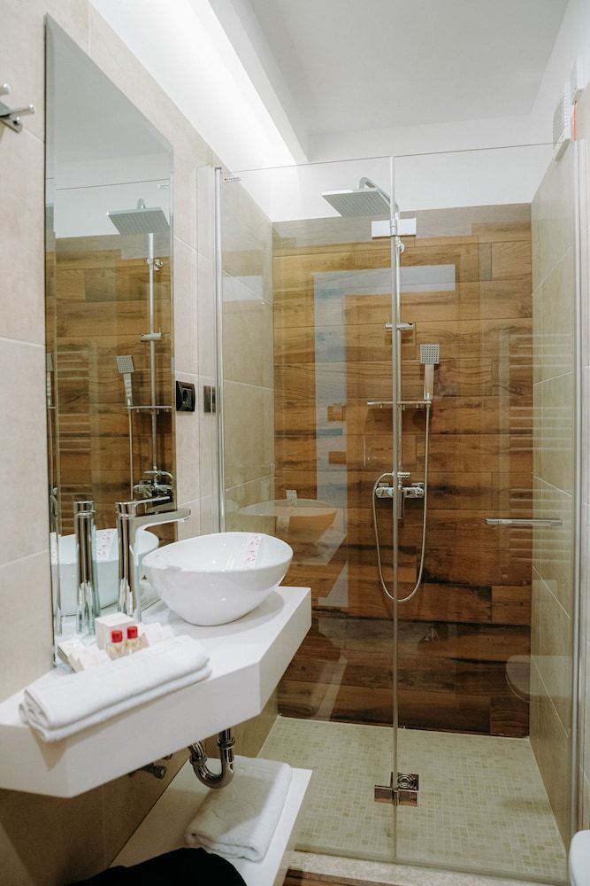 Grand View Hotel & Suites Copou Economy Twin Room 4