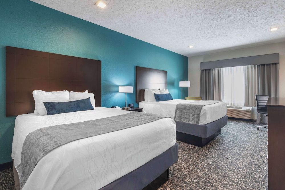 Best Western Plus Owensboro Standard Room, 2 Queen Beds, Non Smoking, Refrigerator & Microwave 2