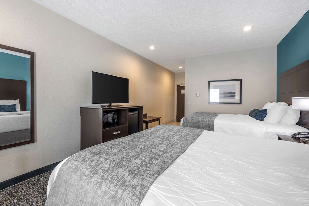 Best Western Plus Owensboro Standard Room, 2 Queen Beds, Non Smoking, Refrigerator & Microwave