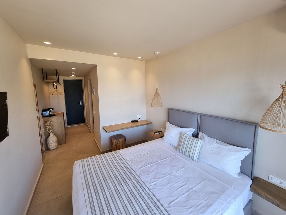 Double plus sea view room.