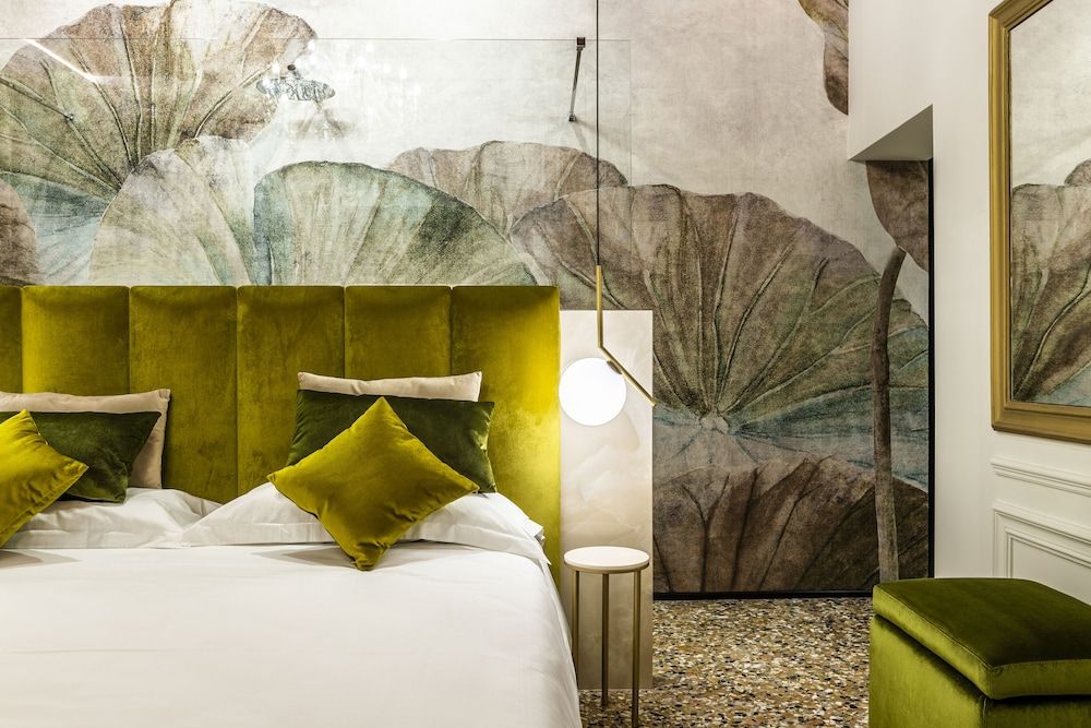 San Maurizio Luxury Suites Deluxe Room 3