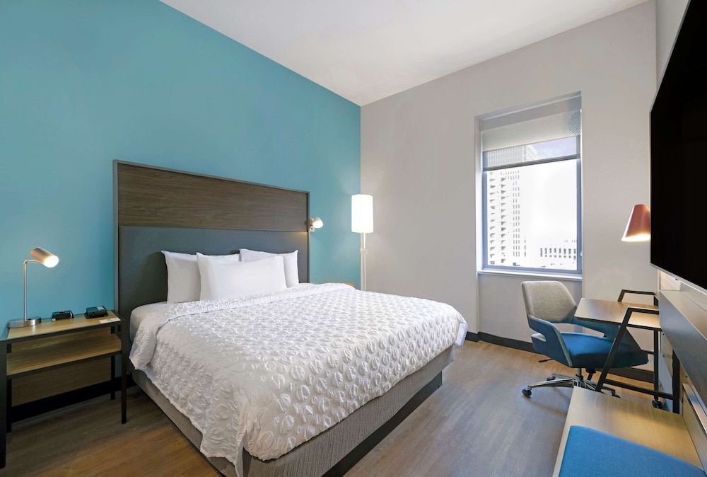 Room, 1 King Bed, Accessible (Hearing)