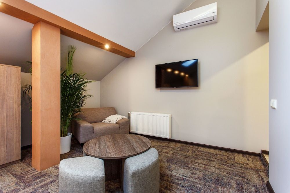 Old Town Trio Apartments Deluxe Apartment, 1 Queen Bed, Non Smoking 11