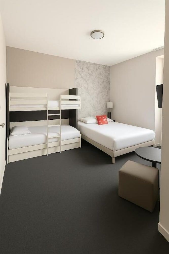Family Room, 1 Bedroom