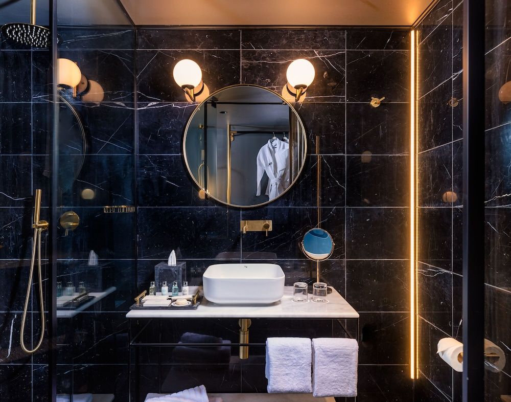 Brown Machne Yehuda Family Room 2