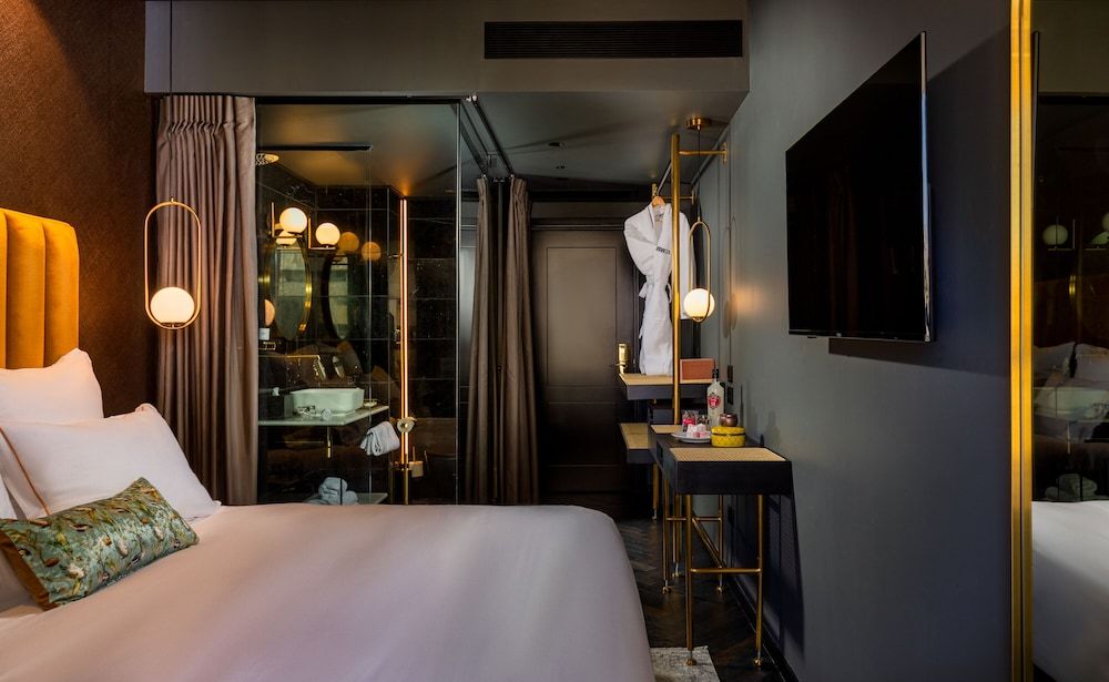 Brown Machne Yehuda Terrace Room with Jacuzzi 3