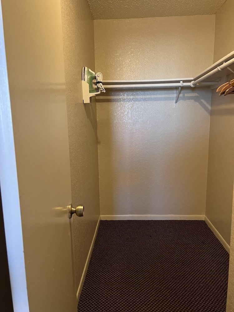 Hallmark Inn and Suites Deluxe Studio 2