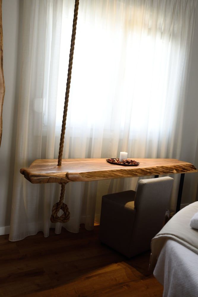 Magnifique Luxury Suites Suite, Hot Tub 16