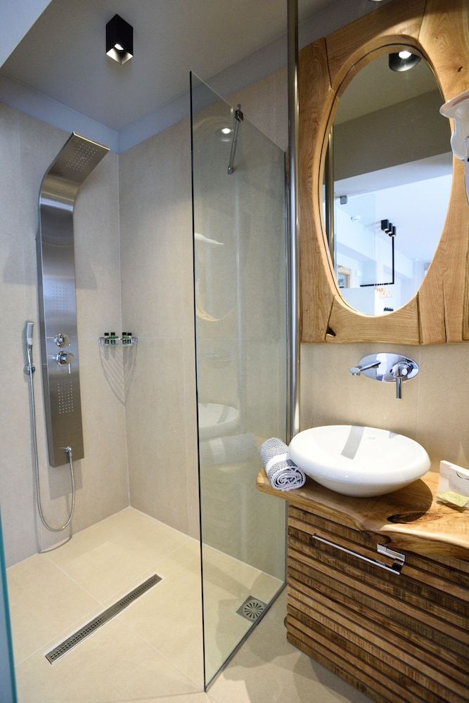 Magnifique Luxury Suites Superior Double or Twin Room, City View 10