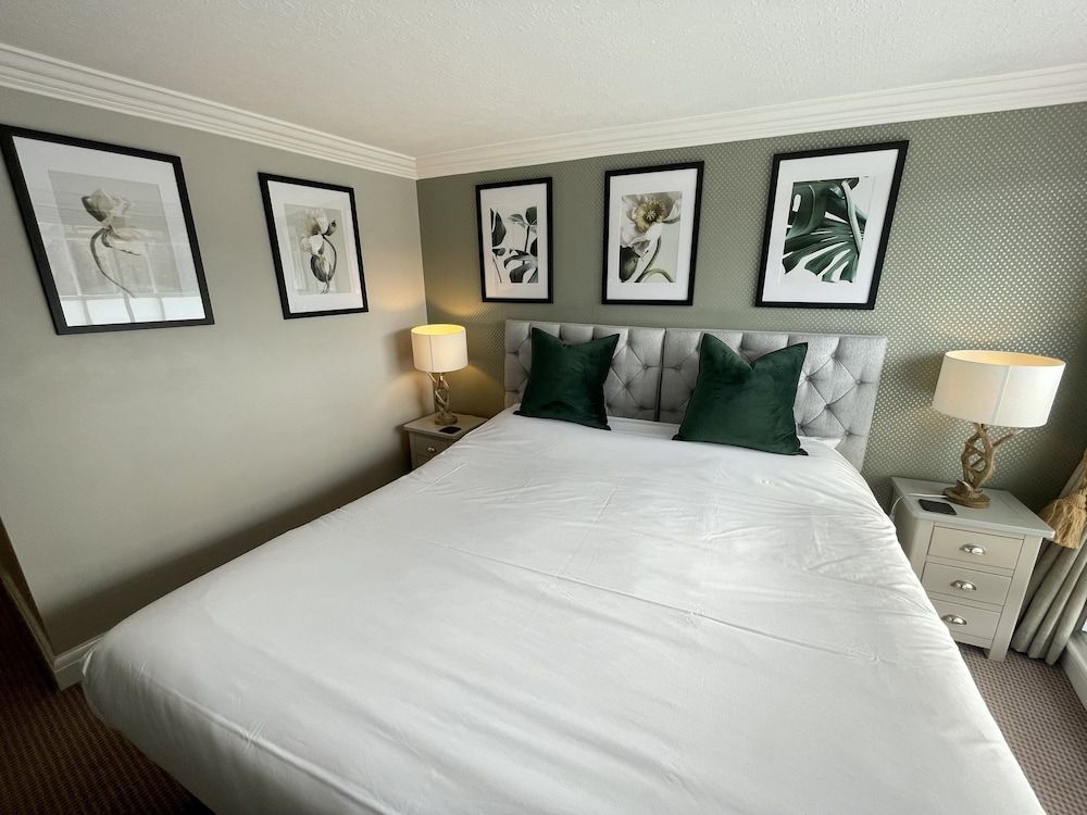 Deluxe Double or Twin Room (Room 2)