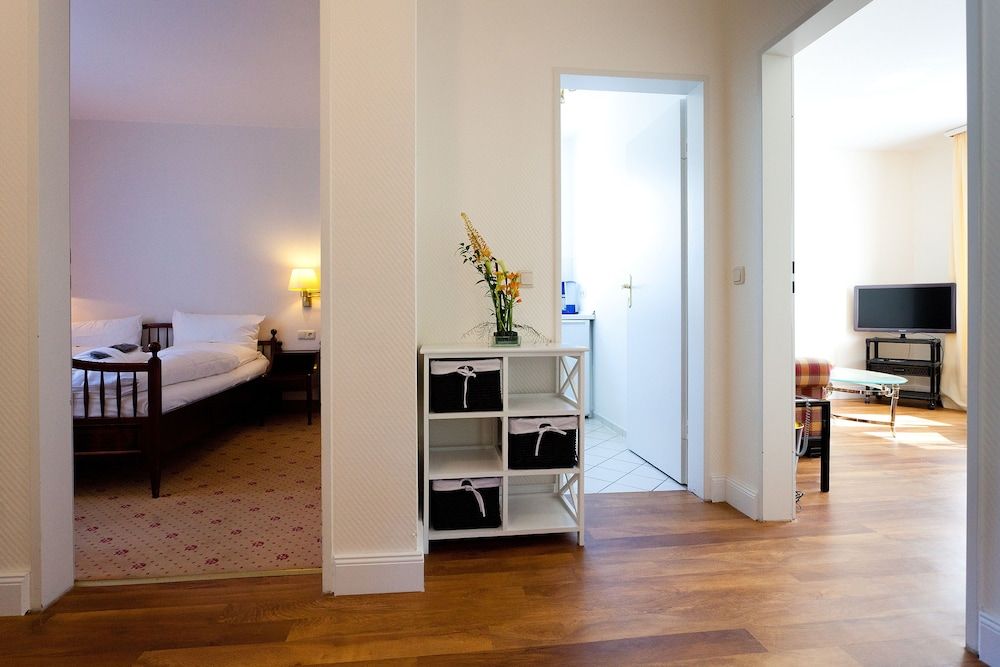 Holsteiner Hof Superior Room, 1 King Bed, Non Smoking 9