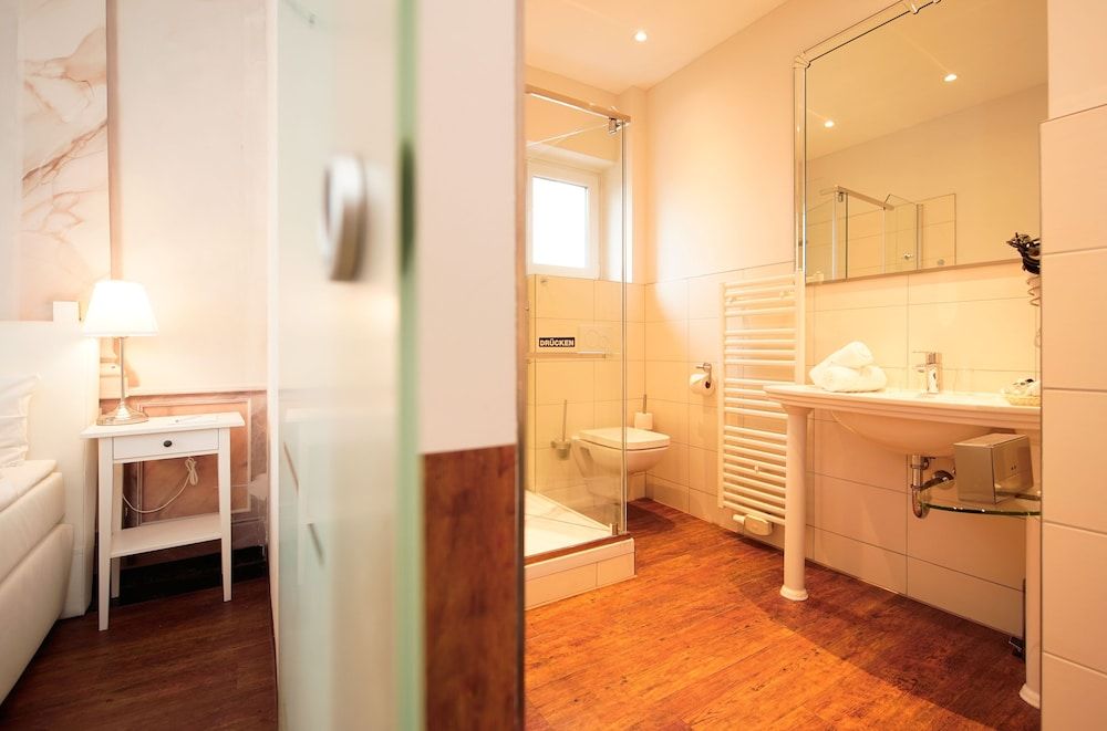 Holsteiner Hof Superior Room, 1 King Bed, Non Smoking 7