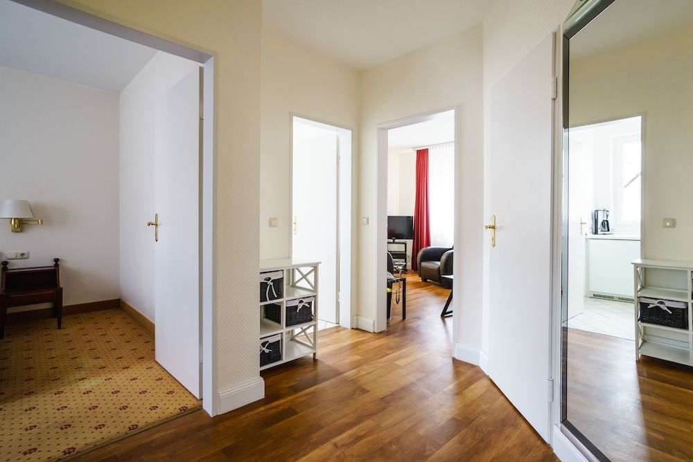 Holsteiner Hof Superior Room, 1 King Bed, Non Smoking 8