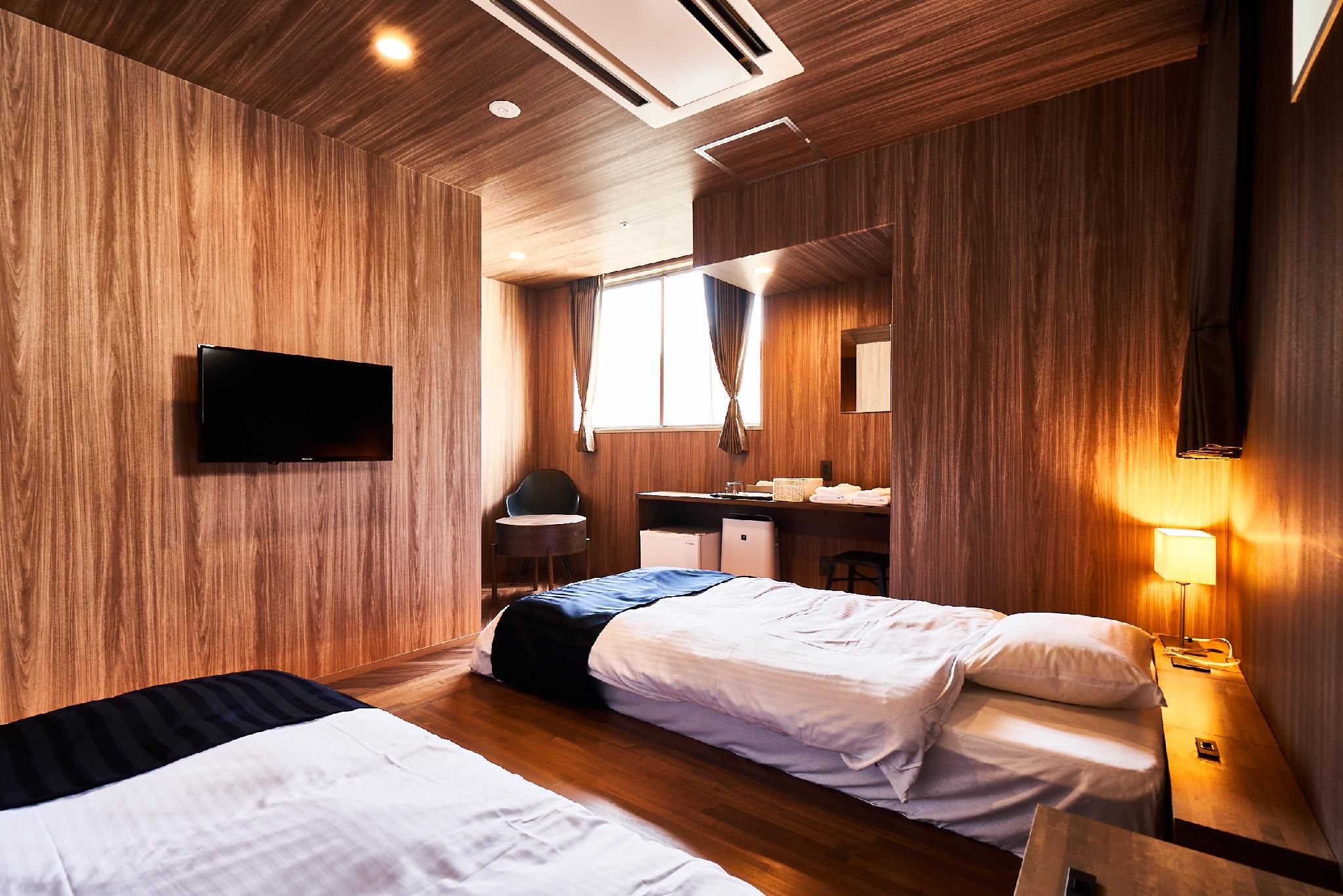 undefined &And Hostel Hommachi East 6