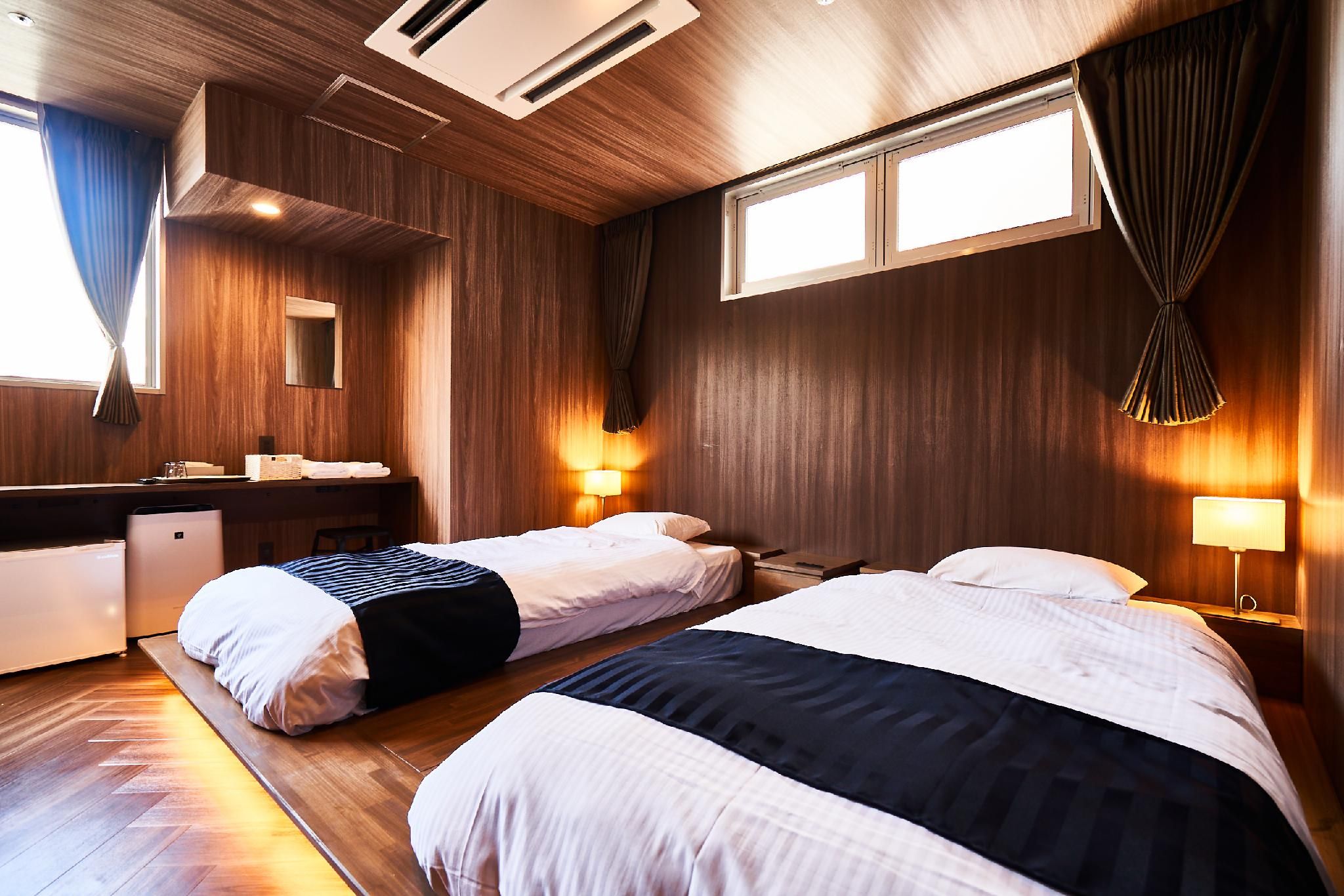 undefined &And Hostel Hommachi East 7