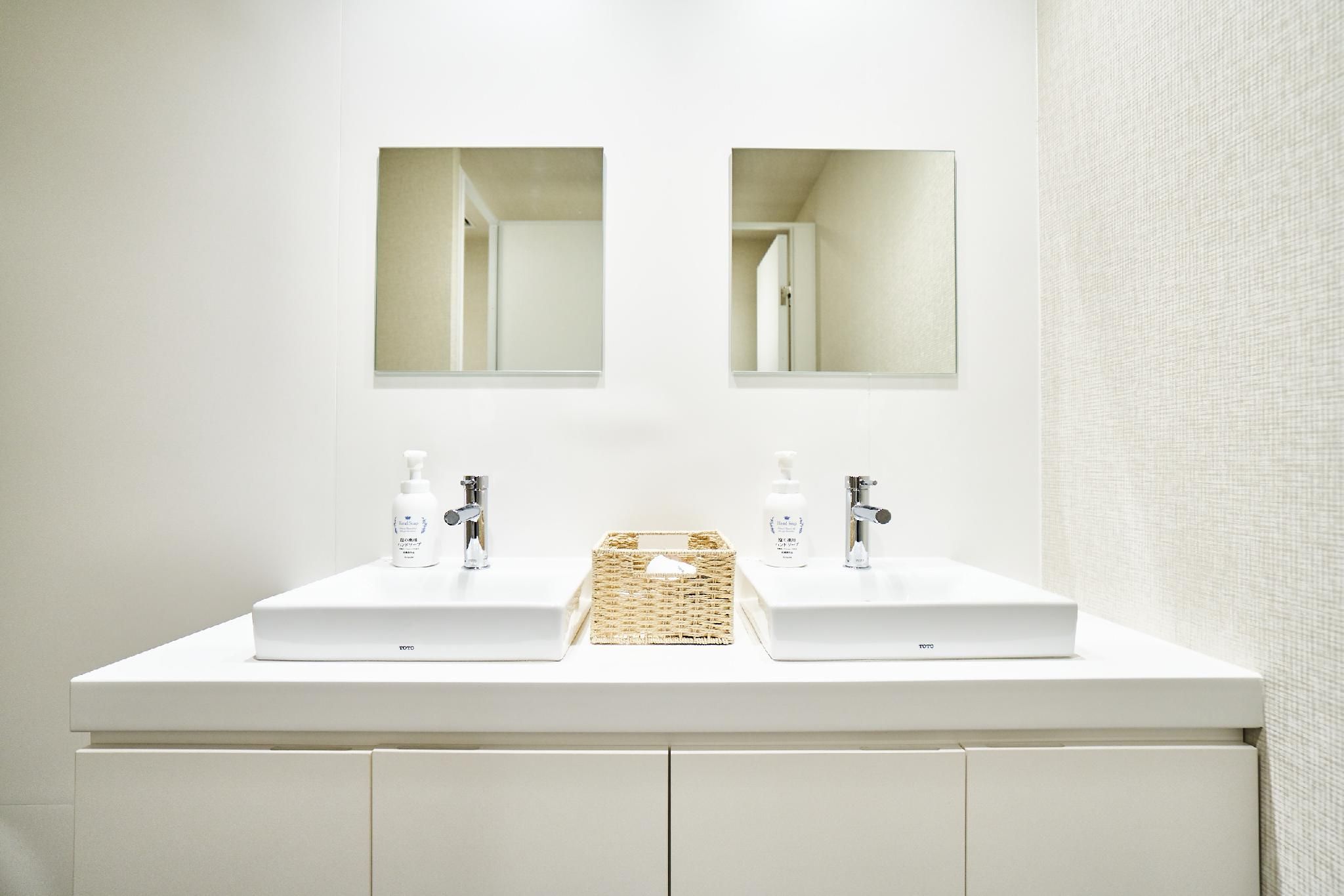 undefined &And Hostel Hommachi East 10