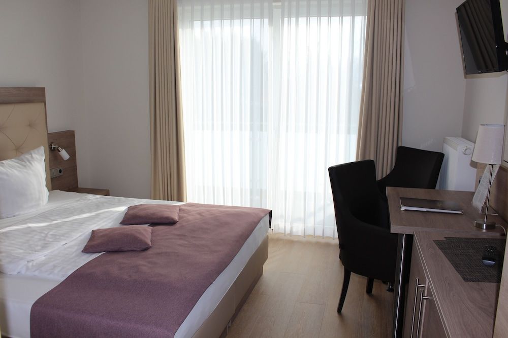 Landhaus Jaegerkrug Comfort Double Room 2