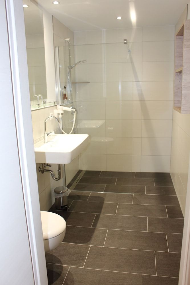 Landhaus Jaegerkrug Comfort Quadruple Room 3