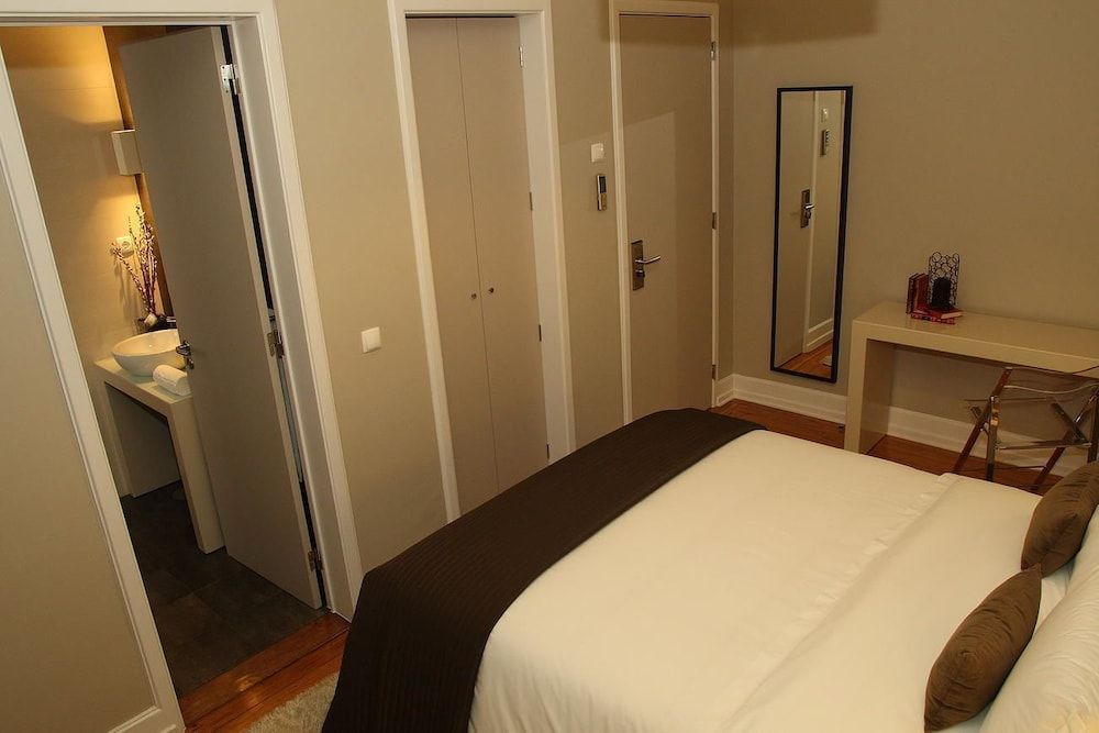 Castilho House Standard Double Room 3