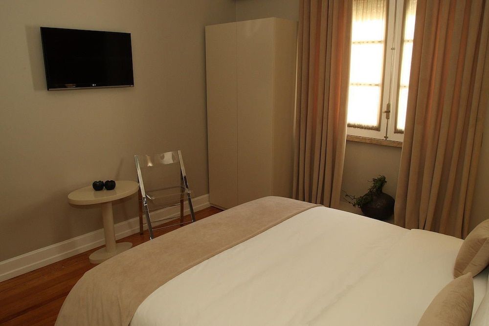 Castilho House Standard Double Room 12