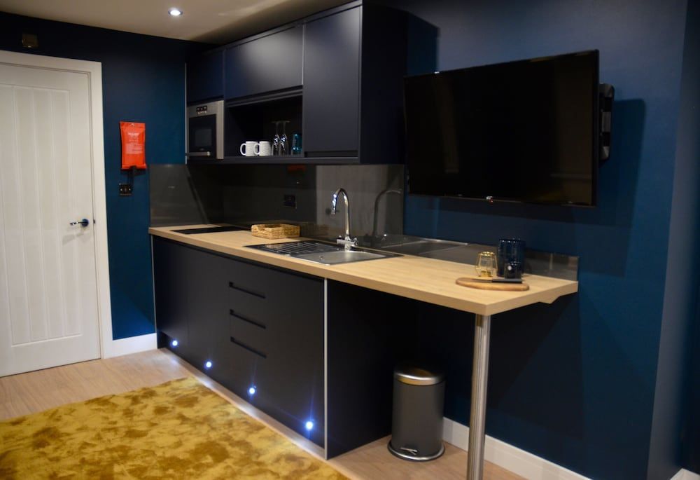 Sky City Apartments King Suite 13