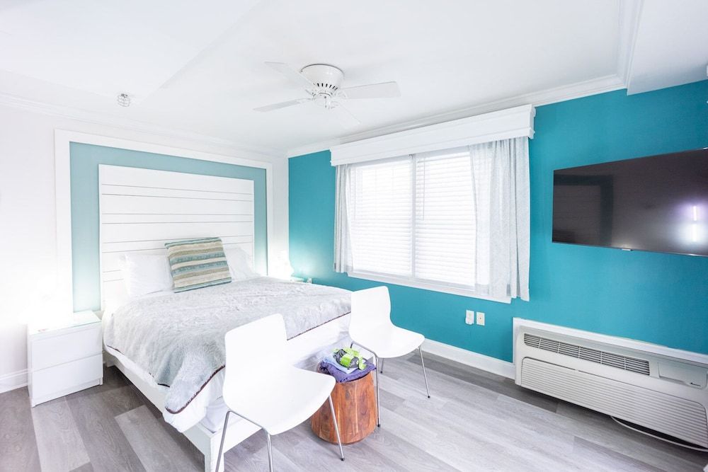 Canalside Inn Premier Room, 1 Queen Bed, Non Smoking 17