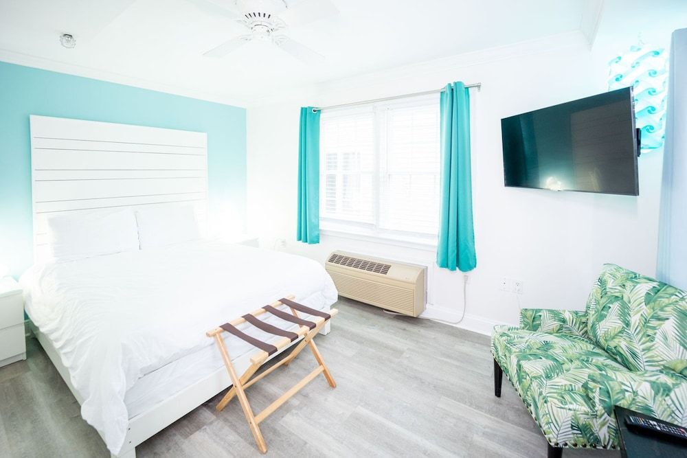 Canalside Inn Premier Room, 1 Queen Bed, Non Smoking 9