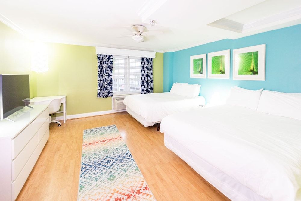 Canalside Inn Premier Room, 1 Queen Bed, Non Smoking 2