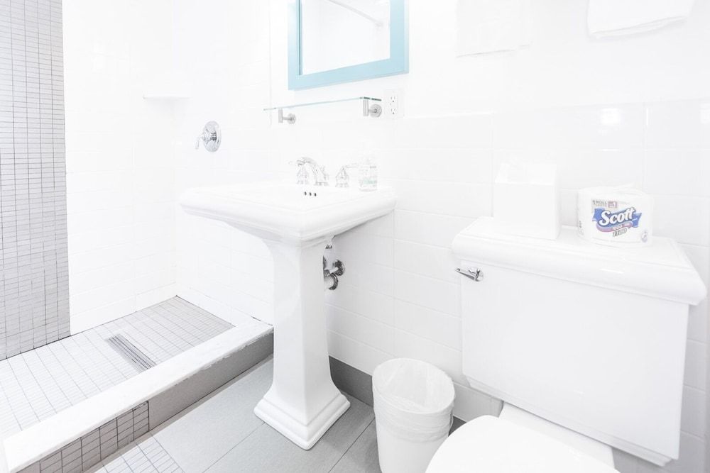 Canalside Inn Deluxe Room, 1 King Bed, Non Smoking 22