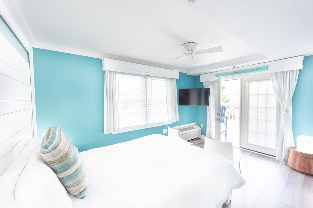 Canalside Inn Premier Room, 1 Queen Bed, Non Smoking 20