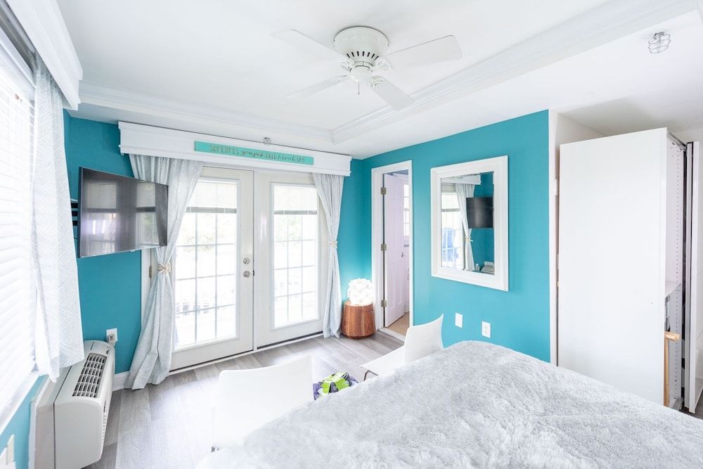 Canalside Inn Premier Room, 1 Queen Bed, Non Smoking 14