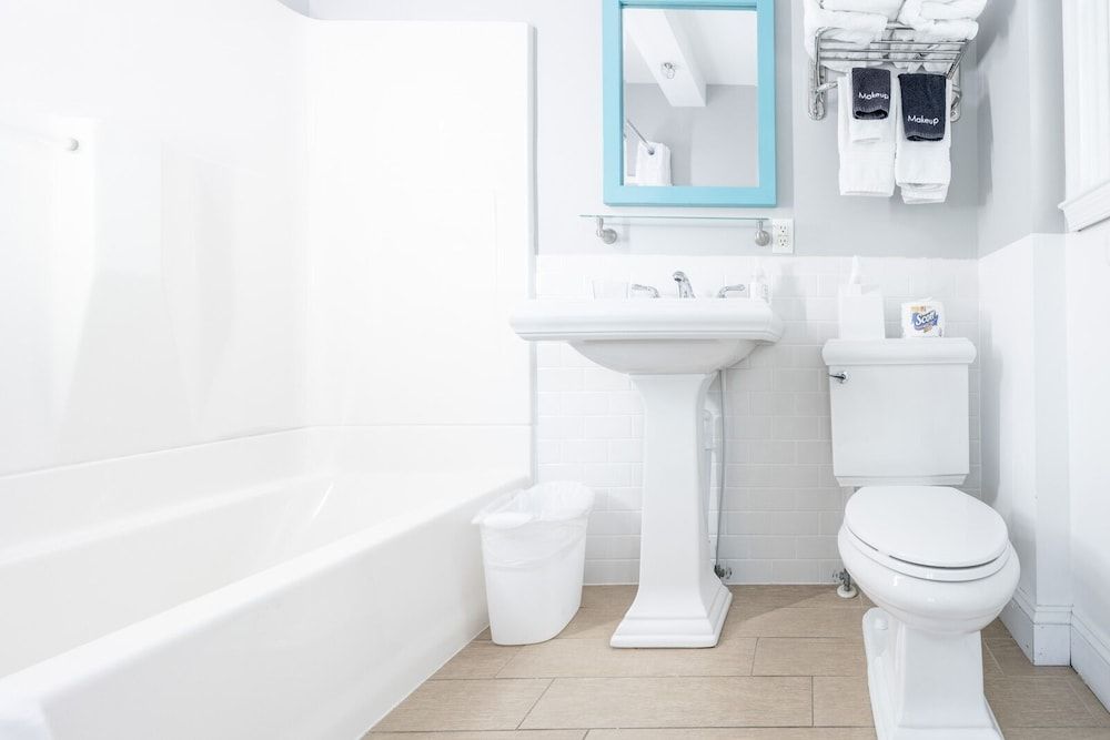 Canalside Inn Premier Room, 1 Queen Bed, Non Smoking 25