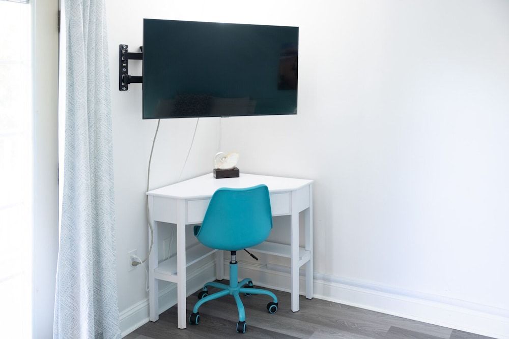 Canalside Inn Premier Room, 1 Queen Bed, Non Smoking 33