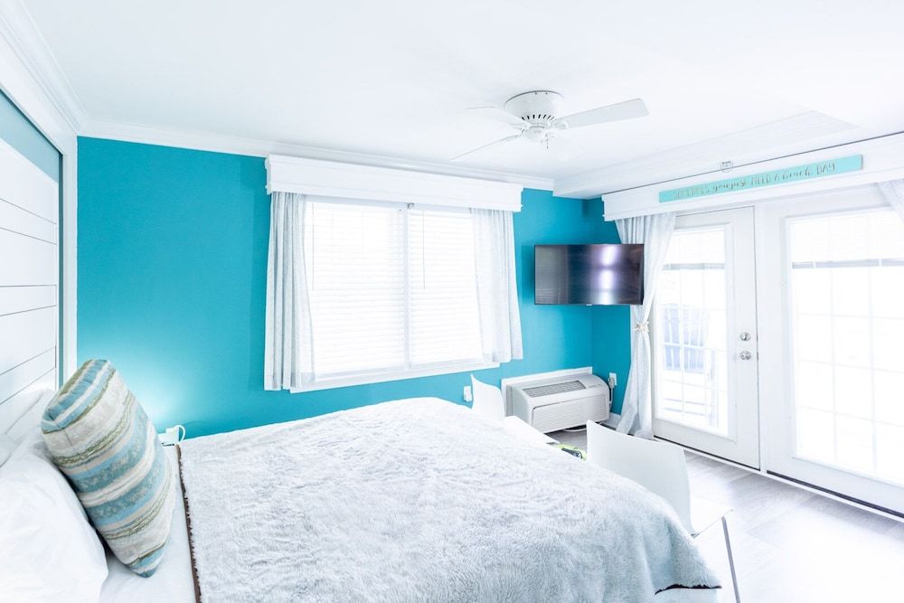 Canalside Inn Premier Room, 1 Queen Bed, Non Smoking 15