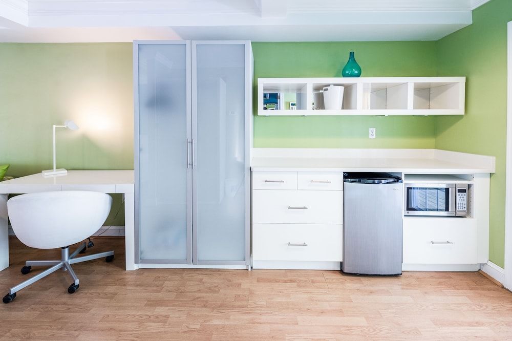 Canalside Inn Family Quadruple Room, 2 Queen Beds, Non Smoking, Ground Floor 28