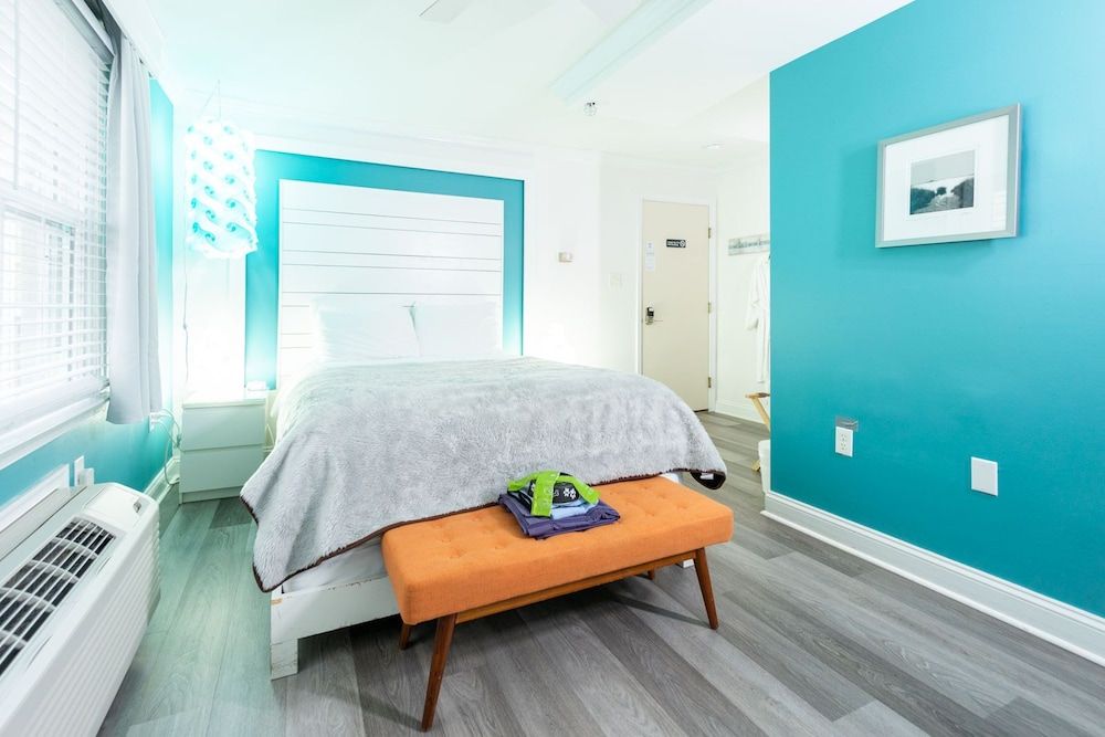 Canalside Inn Premier Room, 1 Queen Bed, Non Smoking 7