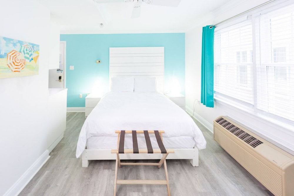 Canalside Inn Premier Room, 1 Queen Bed, Non Smoking 13